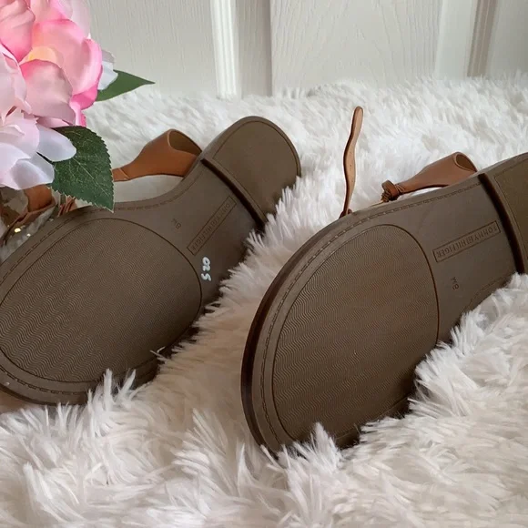NWOB Tommy Hilfiger sandals size 8 - Picture 2 of 2